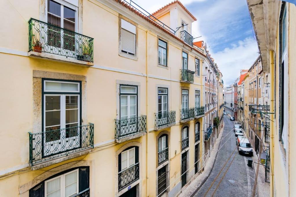 Chiado 1br Flat - Lisbon's Downtown Lejlighed *